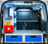 01_Allestimento compatto con cassetti sottopianale su Ford Courier per multiutility a Padova