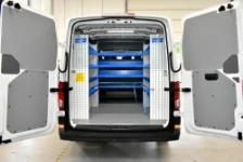 01_Crafter VW attrezzato da Syncro per finiture edili, pitture murali, posa pavimenti