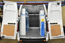 01_Custom Ford con attrezzature Syncro per termotecnico
