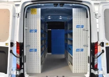 01_Ford Transit allestito da Syncro per il trasporto di prodotti per parrucchieri