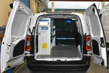 01_Partner Peugeot con rivestimenti, arredi e accessori per elettricista
