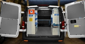 01_Vito Mercedes per installatore di serramenti con arredo Syncro Ultra
