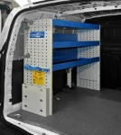 02_Arredo Syncro Ultra con ripiani di scaffalatura semplice su Proace City 
