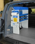 02_Fermavaligie automatico e ripiani di scaffalatura su Renault Kangoo