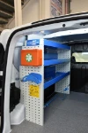 02_Furgone Renault Express L1 con ripiani di scaffalatura 