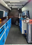 02_Laboratorio mobile nello Sprinter realizzato con mobili Syncro 