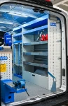 03_Ripiani in inox e scaffali vari su Transit per estintori 