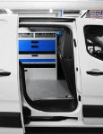 04_Acessori dalla porta scorrevole di Doblò arredato e con rivestimenti Syncro 