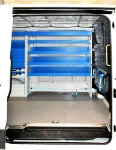 04_Crafter VW con fermavaligie e accessori di bloccaggio Syncro System
