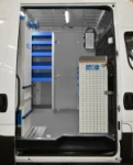 04_Daily con ripiano di lavoro in legno marmato attrezzato da Syncro
