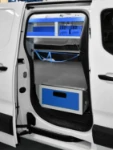04_Fermavaligie e ripiani di scaffalatura su Berlingo con sottopianale