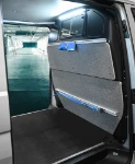 04_Paratia di fondo VW transport per manutenzione automazioni con sistemi di bloccaggio 