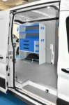 04_Vista dal portellone laterale di Ford transit allestito da Syncro System 
