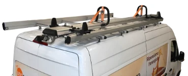 05_ Barre portatutto e portascala ad una slitta per il tetto di Crafter VW per energie rinnovabili