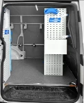 05_Accesso laterale a Transporter VW con accessori di bloccaggio Syncro 