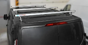 05_Barre portatutto con Ultrasilent sul tetto di Custom Ford 