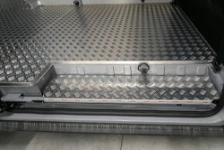 05_Rivestimento completo gradino di accesso porta scorrevole Ford Transit 