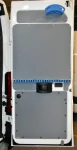 08_Molle in plastica portautensili su porta Ducato per frigoristi