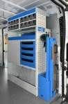 Modulo scaffalato Syncro Ultra nel NV250 con pannello portautensili e cassetti