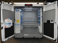 Vista d'insieme dell'allestimento Syncro Ultra nel vano di carico del NV250
