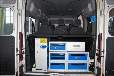 Ducato con laboratorio veterinario allestito da Syncro System