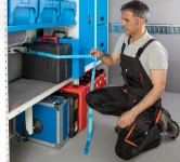 Fermavaligie con cinghie con fibbia in uso