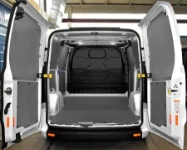 Ford Custom con rivestimento interno