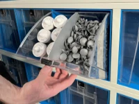 Il cassetto trasparente può alloggiare grandi quantità di materiale