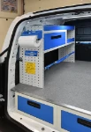 Lato sinistro cassettiera e allestimento con cassetti e scaffali per Toyota Proace City