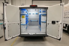 Opel Movano L2 H1 per manutenzione macchinari allestito da Syncro