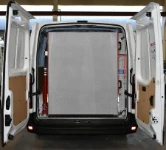 Pedana di carico chiusa nel Opel Movano