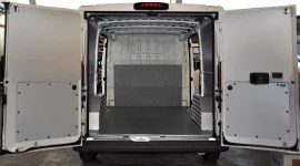Pianale antiscivolo e copriparatia in legno marmato e rivestimenti per Boxer Peugeot