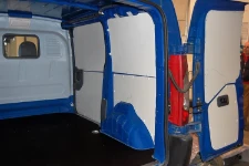 Pianale in legno e rivestimento in lamiera per Scudo