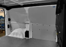 Pianale marmato e pannelli di protezione su Vivaro 2019