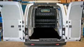 Pianali e rivestimenti per NV200