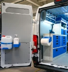 Postazione di lavoro con tanica e dispenser lavamani e portarotolo