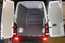 Rivestimento interno con pianale e pannellatura per Berlingo Citroen